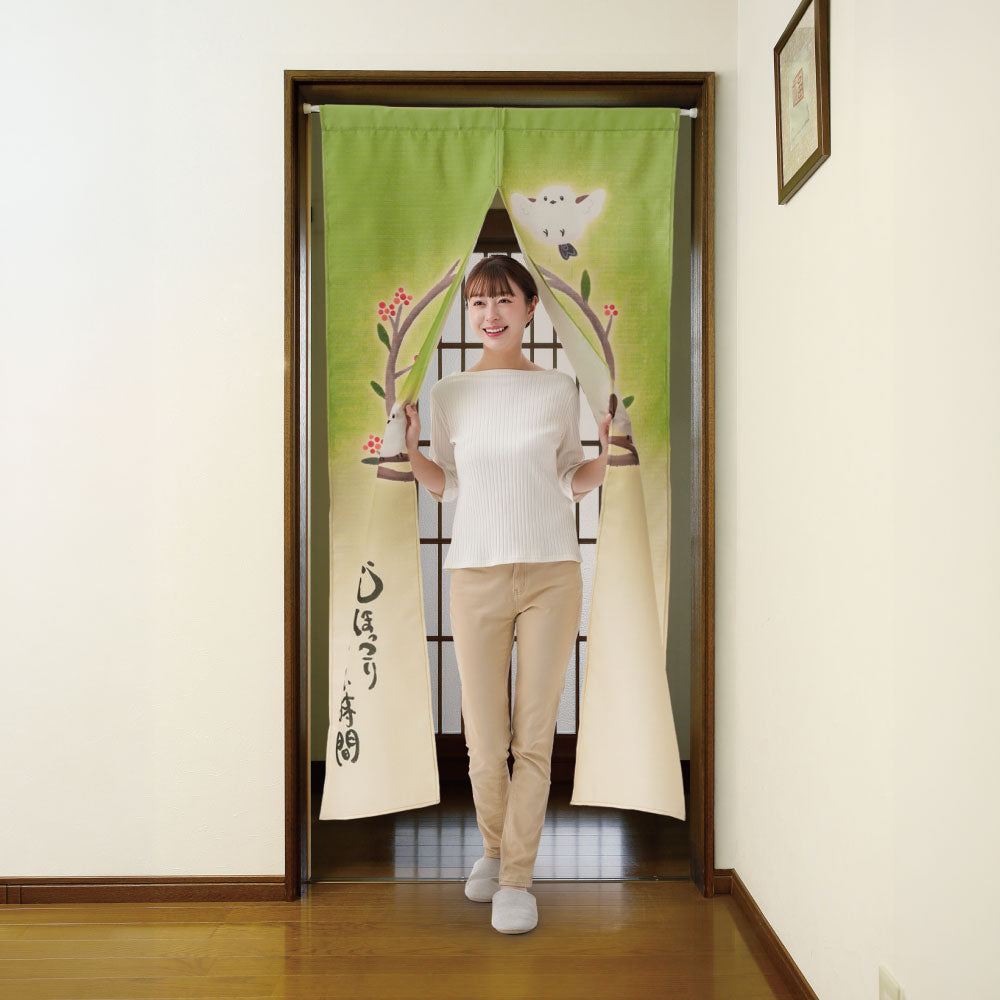 かわいいシマエナガのロングのれん